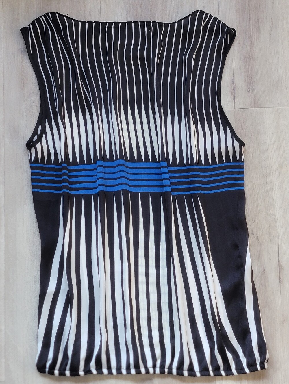 Max Studio Geometric Graphic Chevron Sleeveless Top Blouse - Size L - Picture 7 of 7